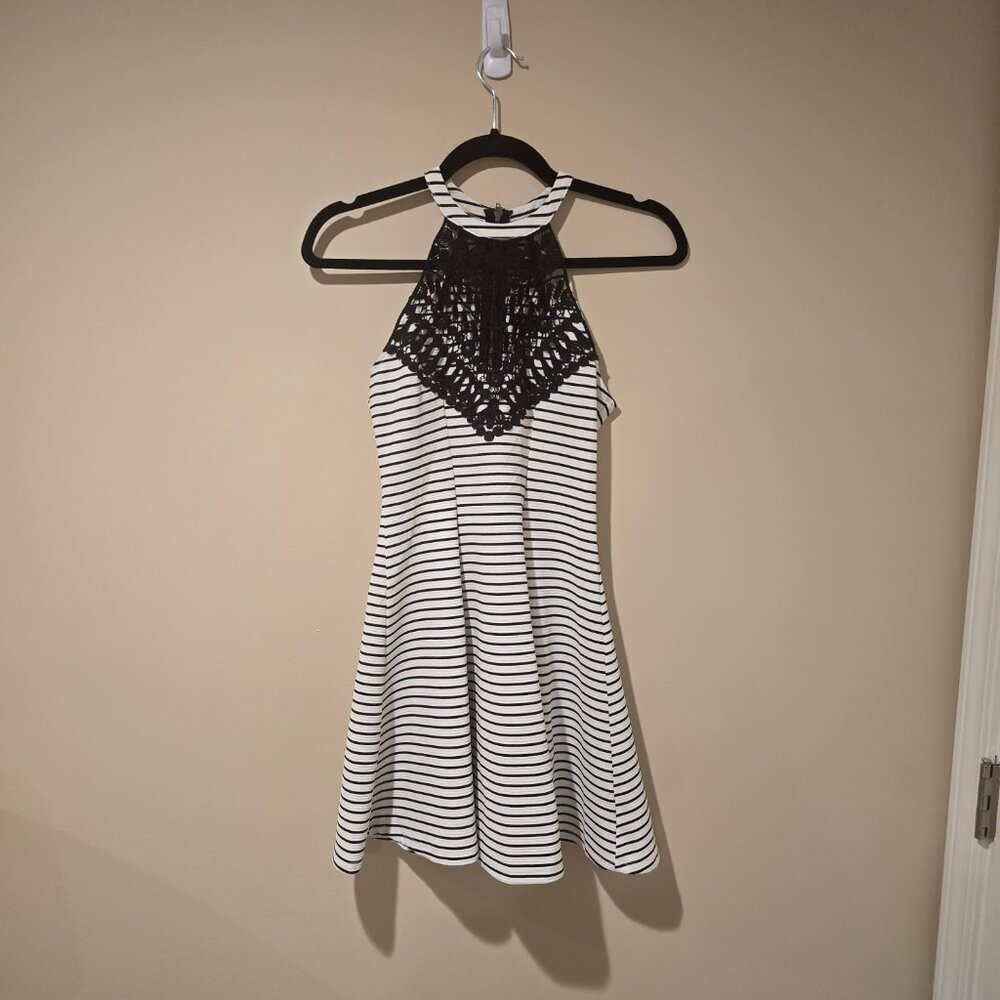 Material Girl XS Black and White Striped Dress High Neck